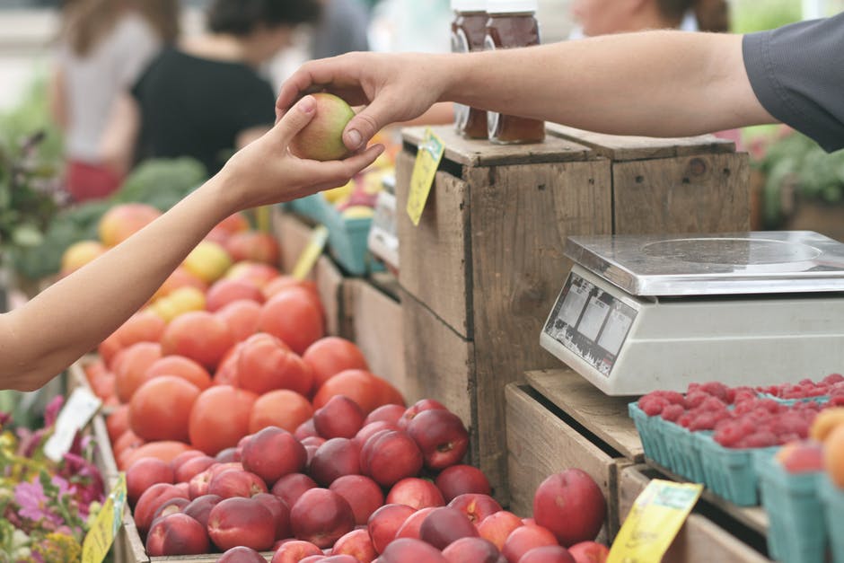 TIPS FOR SHOPPING AT A FARMER’S MARKET